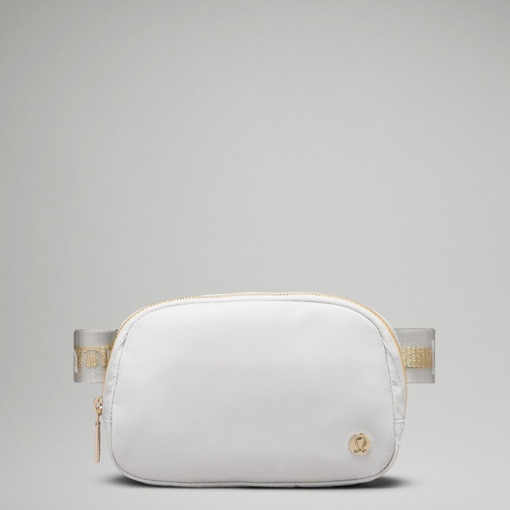 Lululemon Everywhere Belt Bag 1L Vapor/Gold/White